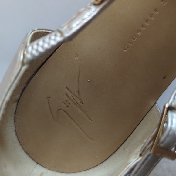 Giuseppe Zanotti Rhinestone Bridal Thong Sandals - Picture 3 of 10